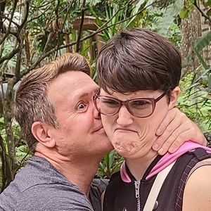 Meet your Posher, Emu